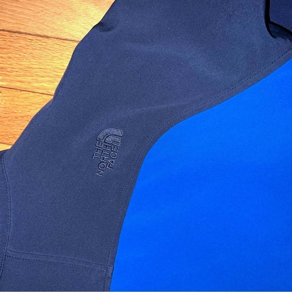 Boys size Large Northface raincoat - Picture 10 of 10